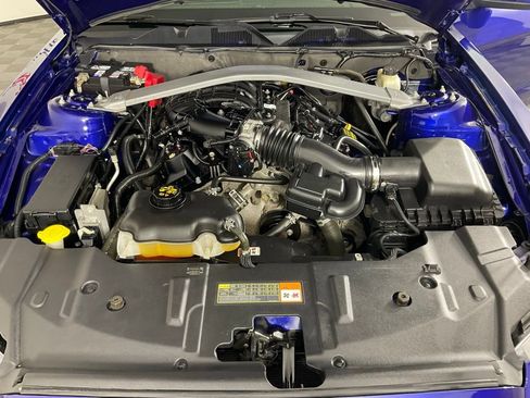 Used 2013 Ford Mustang Premium RWD image 9