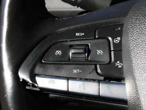 Used 2021 Cadillac XT4 Luxury w/ Cold Weather Package image 26