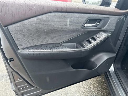 Used 2022 Nissan Rogue SV image 19