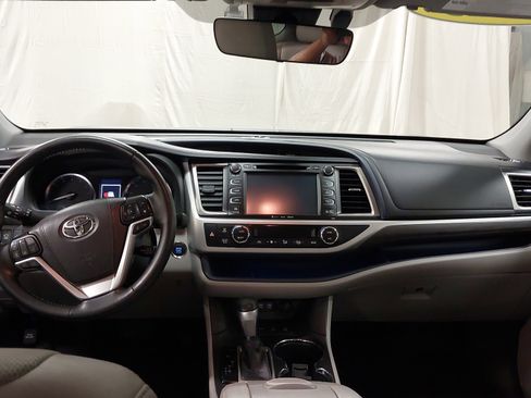 Used 2019 Toyota Highlander Limited Platinum image 26