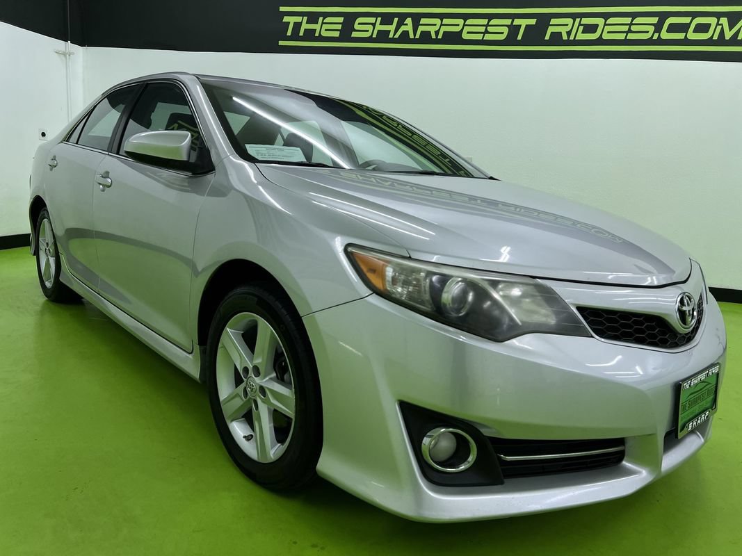 Used 2012 Toyota Camry SE FWD image 2