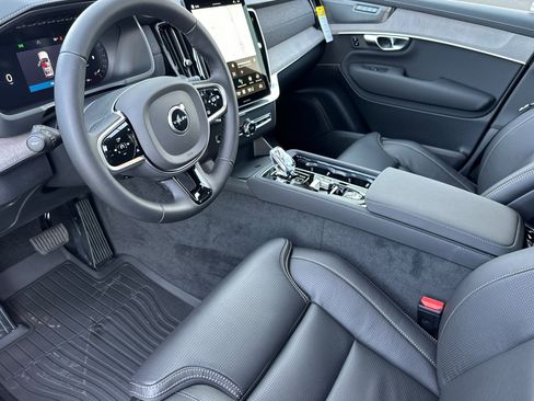 New 2026 Volvo XC90 B6 Ultra w/ Protection Package Premier image 9