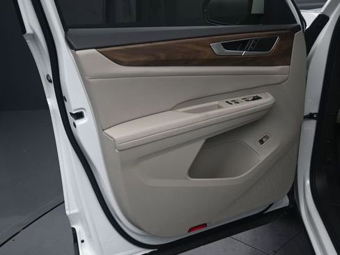 Used 2024 Volkswagen Atlas SE FWD image 14