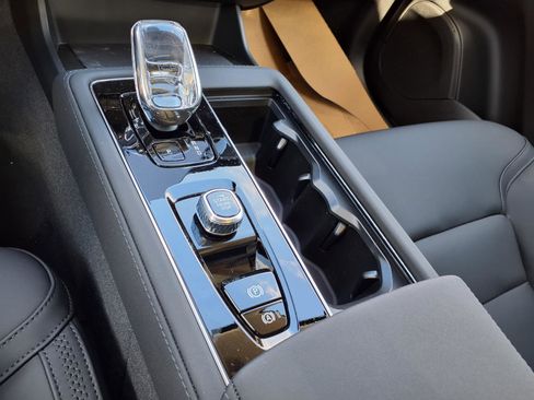 New 2026 Volvo XC90 B6 Plus w/ Protection Package Premier image 14