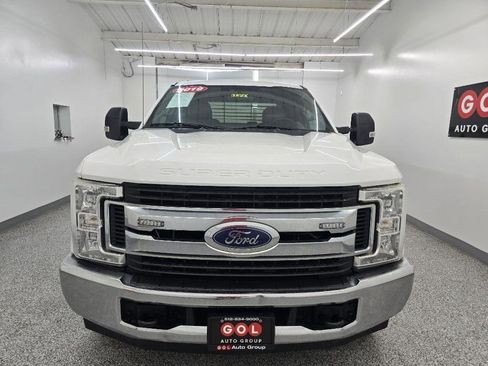 Used 2019 Ford F250 XL w/ STX Appearance Package RWD image 2