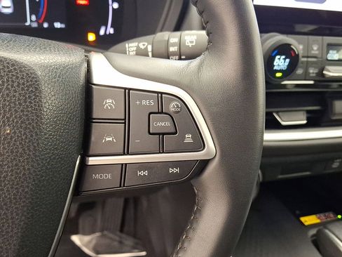 Used 2024 Toyota Grand Highlander AWD image 18