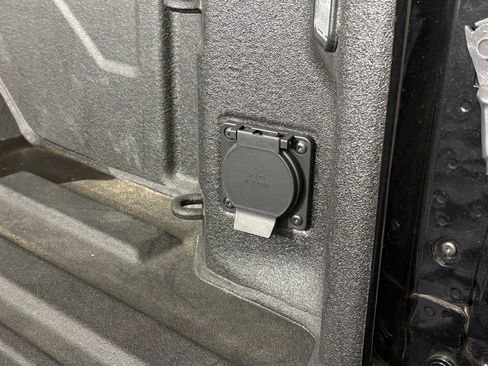 Used 2025 Chevrolet Silverado 2500 LT w/ Convenience Package image 43