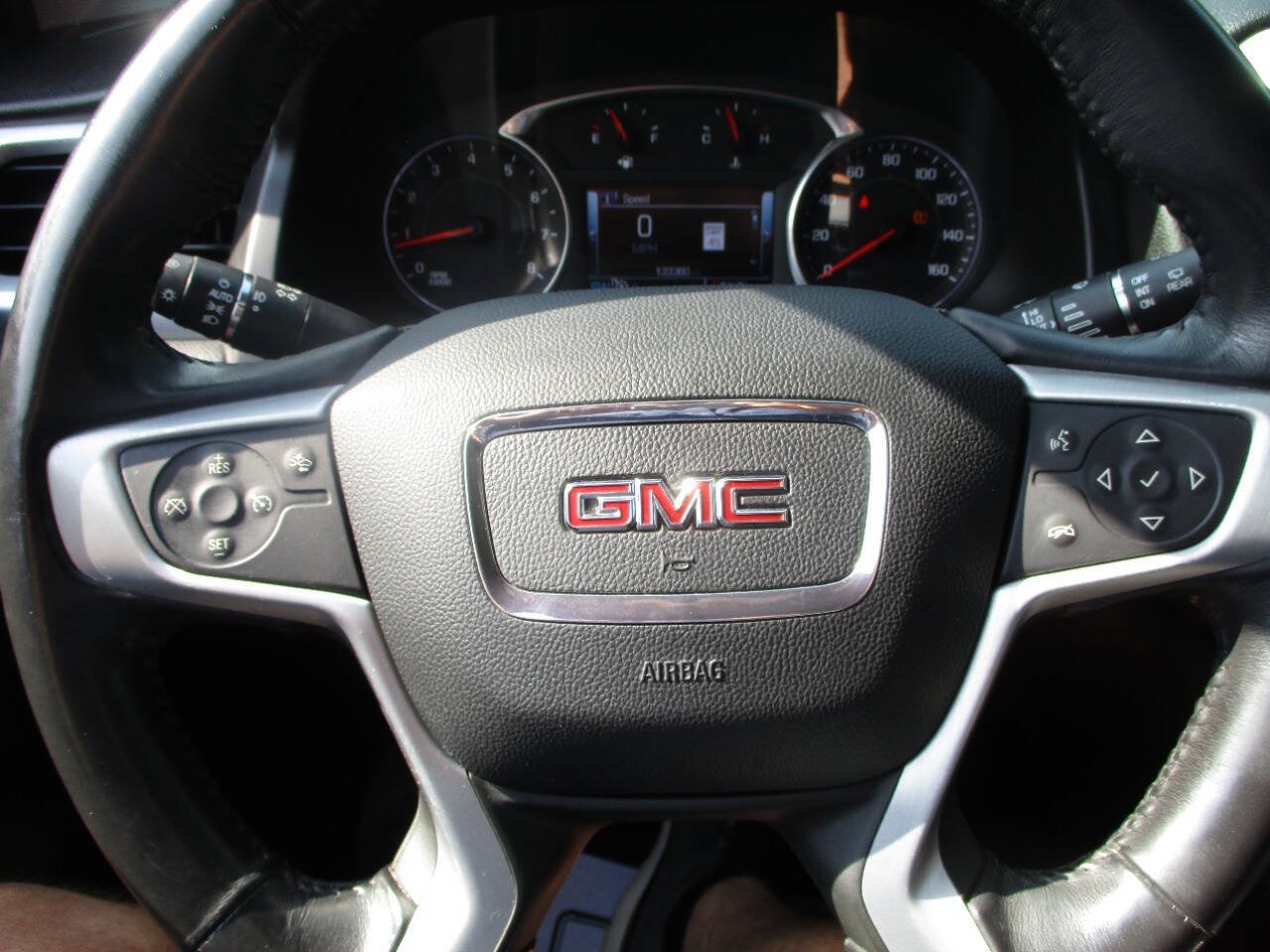 Used 2018 GMC Acadia SLT AWD/4WD image 25