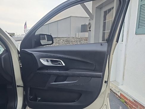 Used 2015 Chevrolet Equinox LS image 25