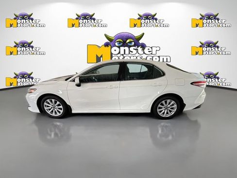Used 2020 Toyota Camry LE FWD image 7