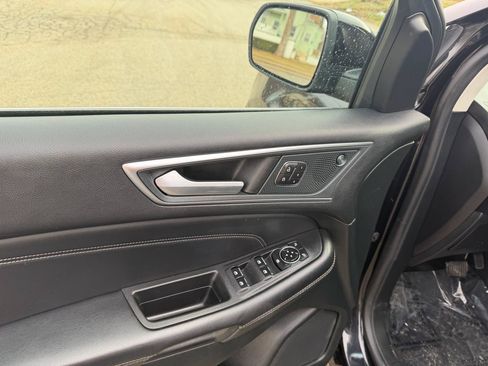 Used 2024 Ford Edge Titanium AWD/4WD image 10