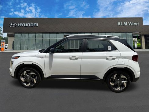 Certified 2026 Hyundai Venue SEL FWD image 8