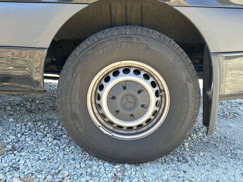 Used 2024 Mercedes-Benz Sprinter 2500 image 17