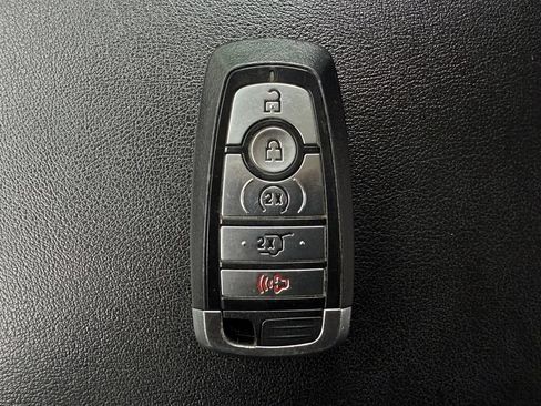 Used 2022 Ford Edge Titanium AWD/4WD image 34