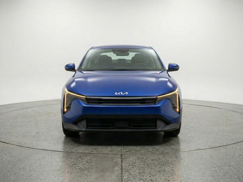Used 2025 Kia K4 LXS image 2