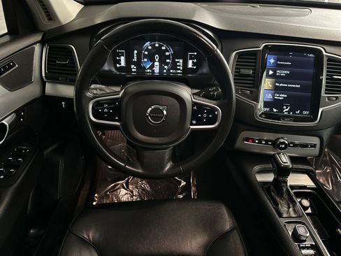 Used 2018 Volvo XC90 T5 Momentum image 13