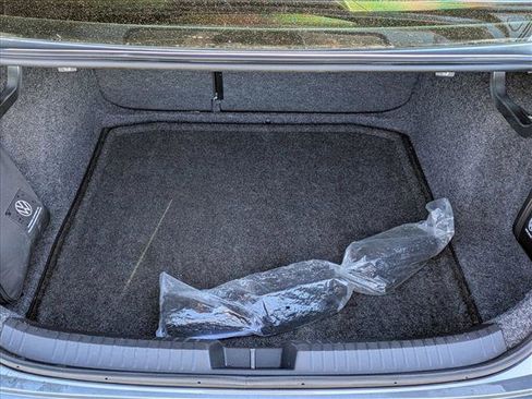 Used 2023 Volkswagen Jetta SEL image 6