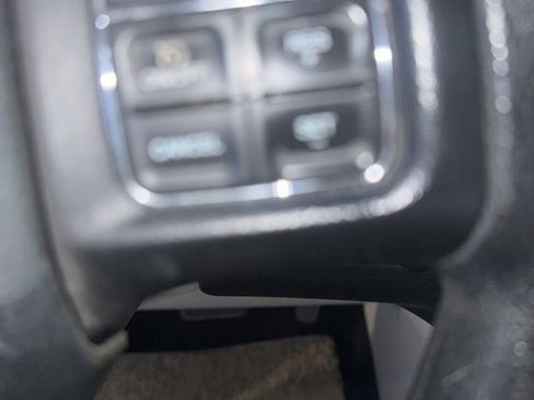 Used 2016 Dodge Grand Caravan SXT FWD image 16