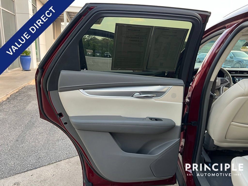 Used 2018 Cadillac XT5 Luxury w/ Driver Awareness Package FWD image 22