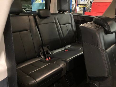 Used 2022 Ford Expedition Max XLT image 10