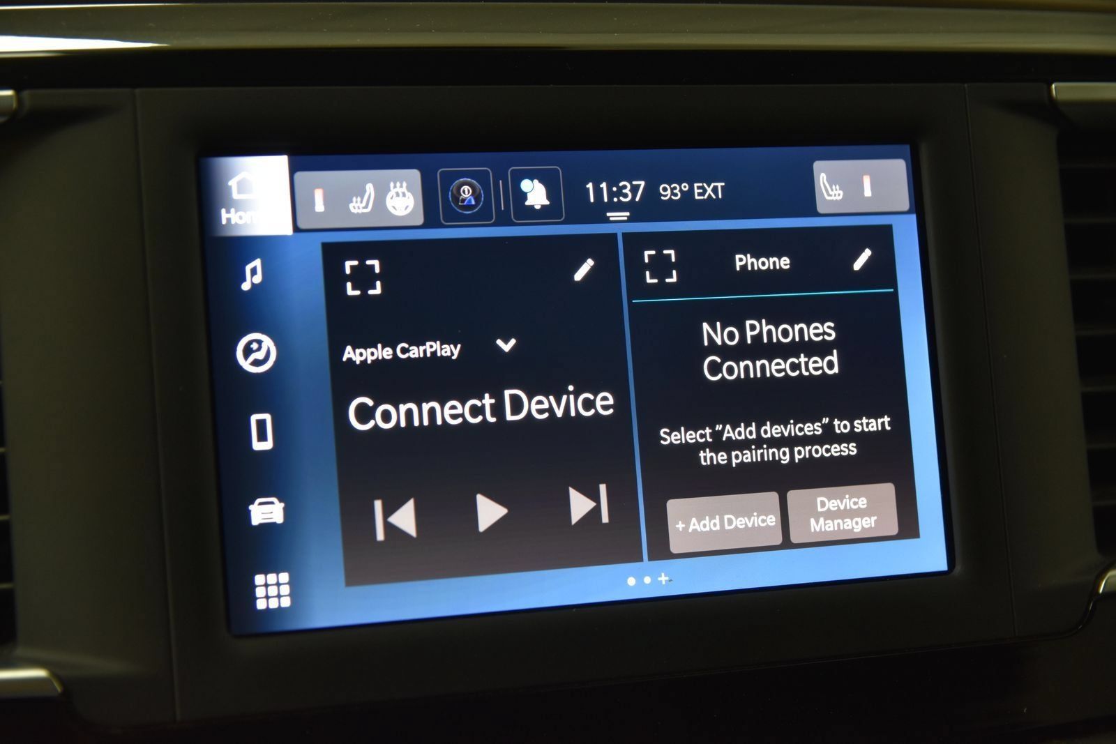Used 2023 Chrysler Voyager LX FWD image 19