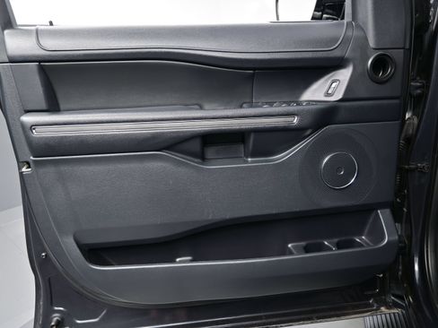 Used 2022 Ford Expedition XLT AWD/4WD image 9