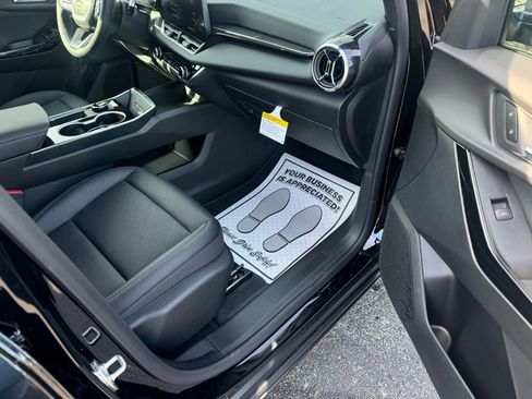 New 2026 Chevrolet Equinox LT w/ Convenience Package II image 12