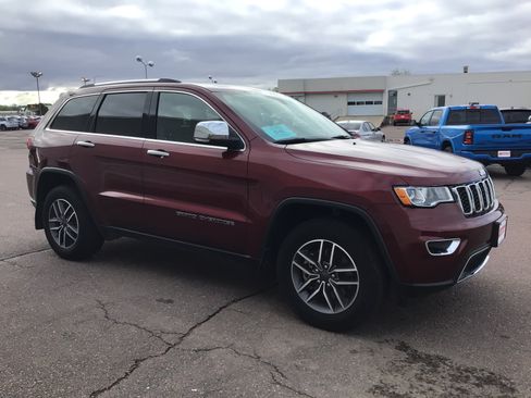 Used 2021 Jeep Grand Cherokee Limited w/ Trailer Tow Group IV AWD/4WD image 4