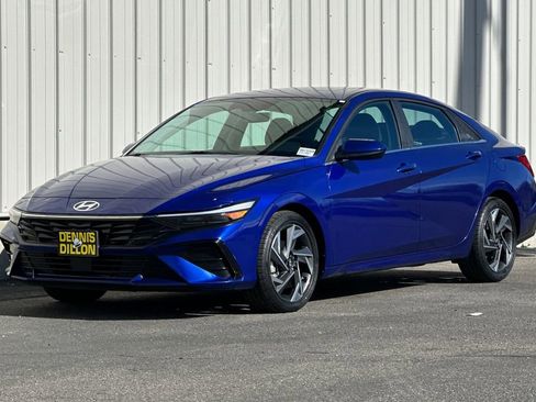 Used 2024 Hyundai Elantra SEL w/ Convenience Package image 8