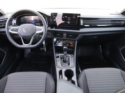 Certified 2025 Volkswagen Jetta S FWD image 19