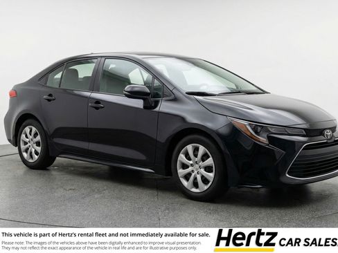 Used 2025 Toyota Corolla LE FWD image 1