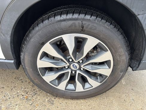 Used 2023 Subaru Outback Limited image 11