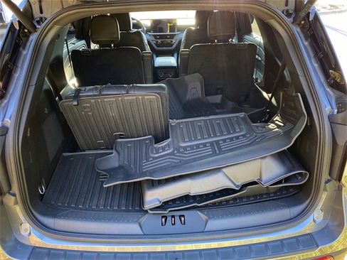 Used 2025 Ford Explorer ST image 31