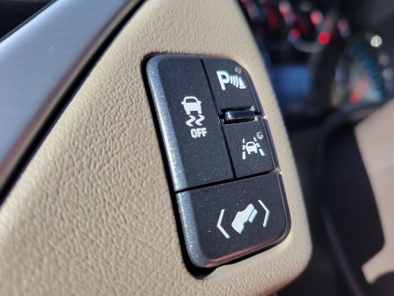 Used 2018 GMC Yukon SLT w/ Open Road Package AWD/4WD image 15