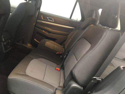 Used 2019 Ford Explorer XLT w/ Equipment Group 201A FWD image 18