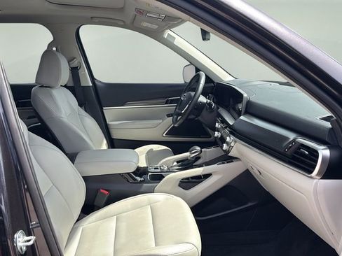 Used 2025 Kia Telluride S FWD image 10