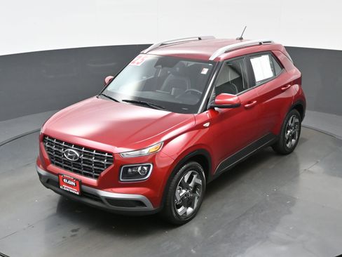 Used 2025 Hyundai Venue Limited image 37