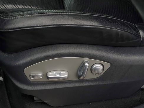 Used 2016 Porsche Cayenne image 10