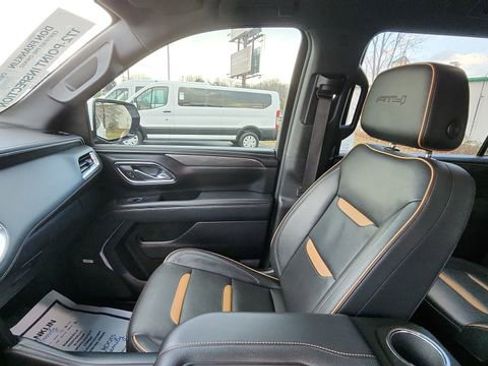 Used 2023 GMC Yukon XL AT4 image 11
