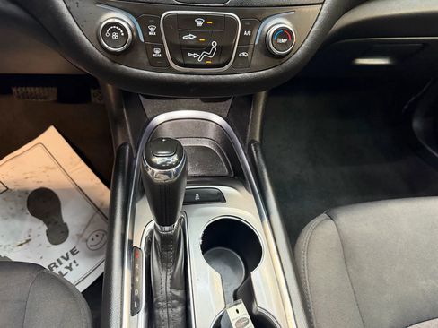 Used 2018 Chevrolet Malibu LT image 23