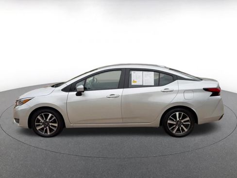 Used 2025 Nissan Versa SV FWD image 9