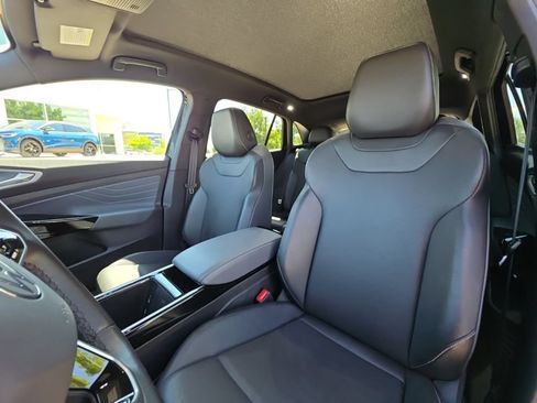 Certified 2023 Volkswagen ID.4 Pro S Plus AWD/4WD image 12