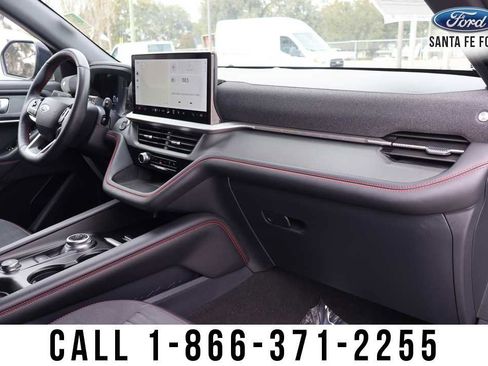 Used 2025 Ford Explorer ST-Line image 25