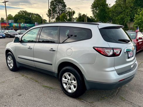 Used 2013 Chevrolet Traverse LS FWD image 4