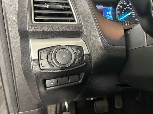 Used 2017 Ford Explorer XLT w/ Equipment Group 202A AWD/4WD image 19