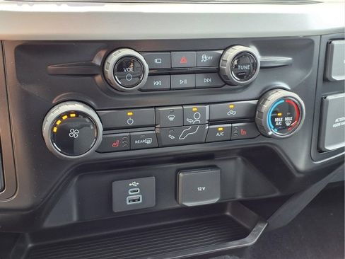 New 2026 Ford F250 XLT w/ XLT Premium Package AWD/4WD image 8