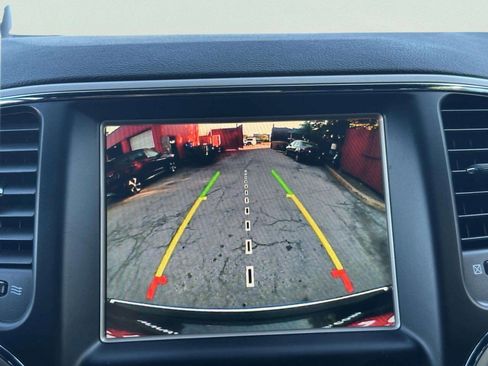 Used 2015 Jeep Grand Cherokee Limited w/ Luxury Group II AWD/4WD image 31