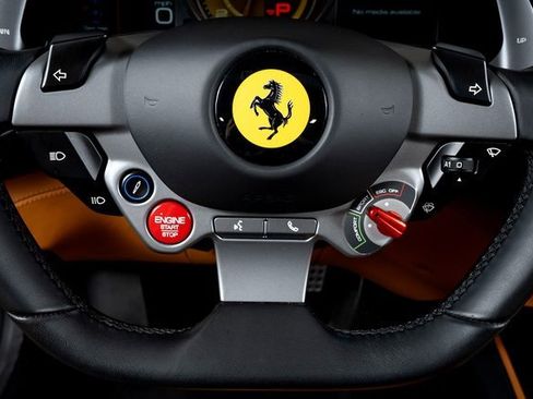 Used 2019 Ferrari Portofino image 36