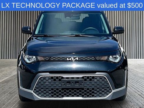 Used 2023 Kia Soul LX w/ LX Technology Package FWD image 4
