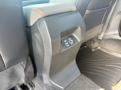 Used 2024 Subaru Crosstrek 2.5i Limited w/ Crosstrek Mirror Package AWD/4WD image 22
